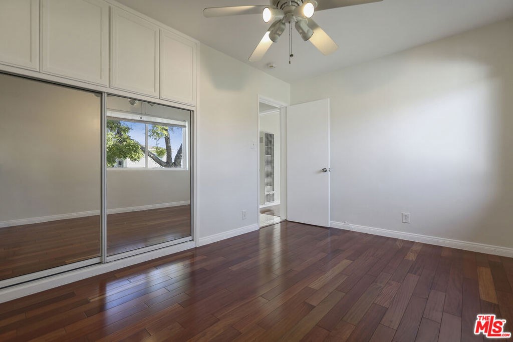 8324 BARNSLEY Avenue