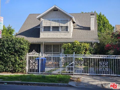 Photo of 138 N Kingsley Drive, Los Angeles, CA 90004 (MLS # 26666011)
