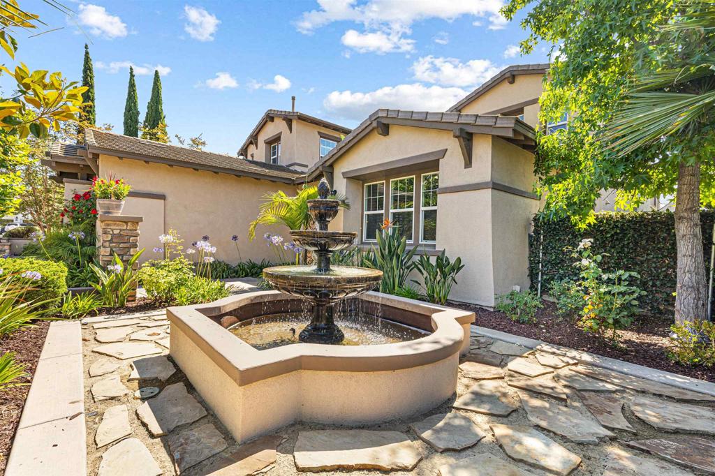 6839 Helenite Pl