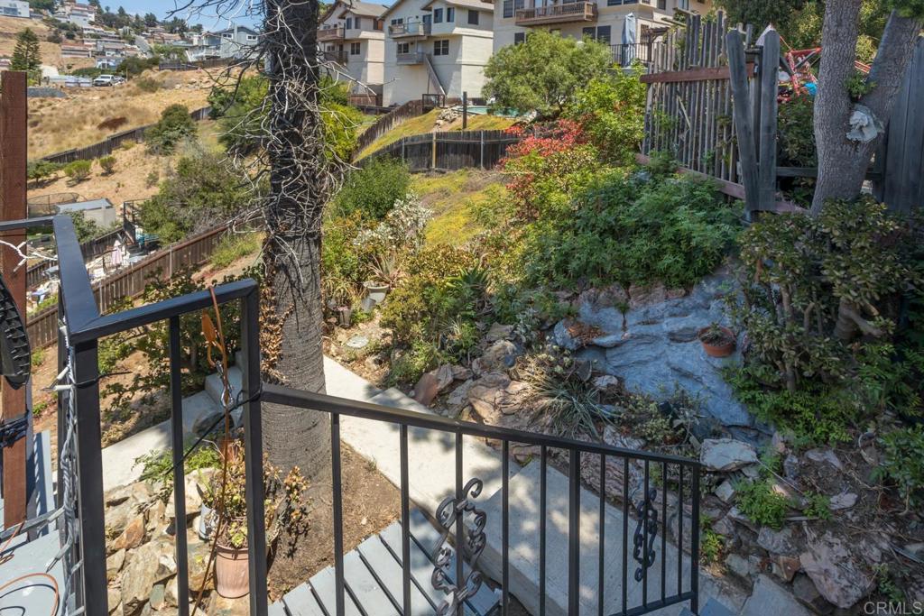 1111 La Mesa Avenue