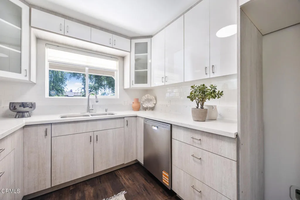 Azusa, California 91702, United States, 3 Bedrooms Bedrooms, ,2 BathroomsBathrooms,Residential,Active,168511