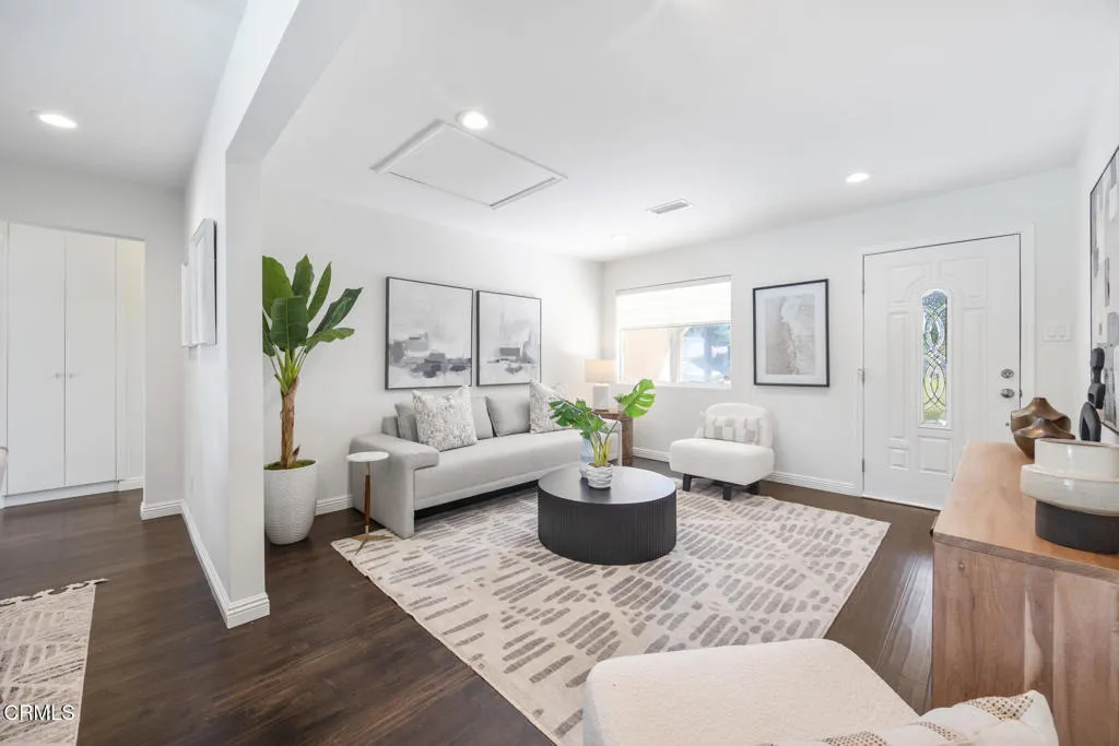 Azusa, California 91702, United States, 3 Bedrooms Bedrooms, ,2 BathroomsBathrooms,Residential,Active,168511