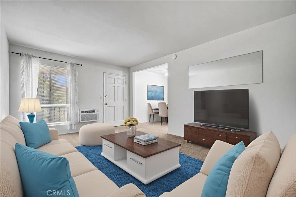 660 S Glassell Street 54