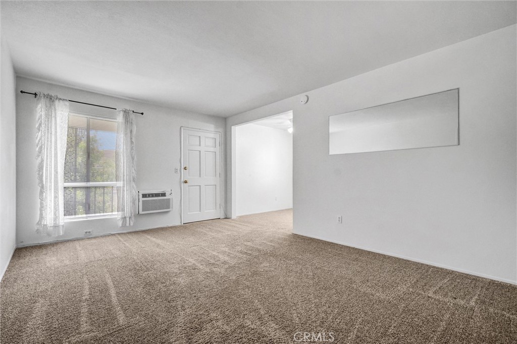 660 S Glassell Street 54