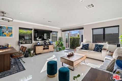 Photo of 801 Howard Street, Los Angeles, CA 90292 (MLS # 26865273)