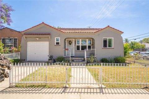 Photo of 700 E 77th St, Los Angeles, CA 90001 (MLS # CV26086505)