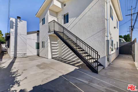 Photo of 1809 N Avon Street #201, Burbank, CA 91505 (MLS # 26854817)