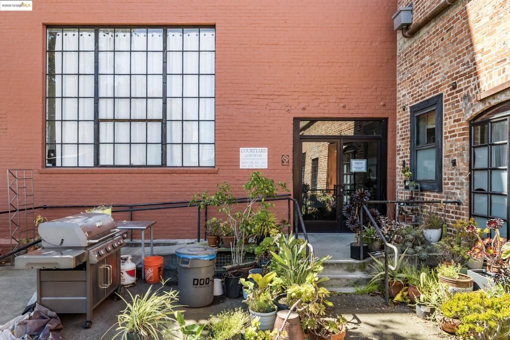 listing image 130727218655643917570