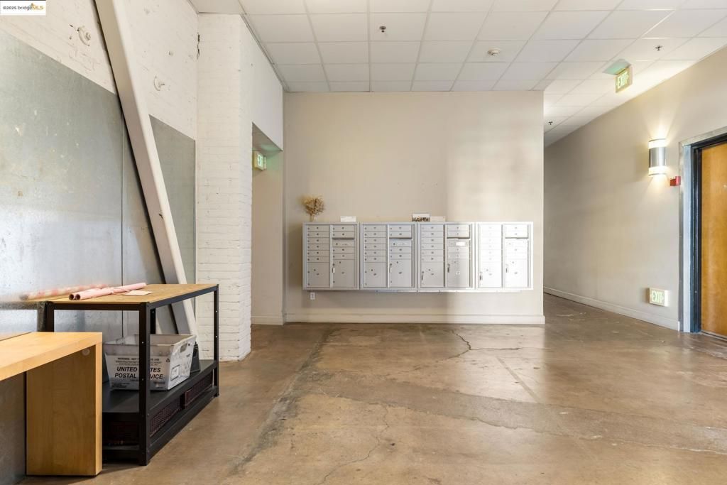 listing image 130722553091980756571