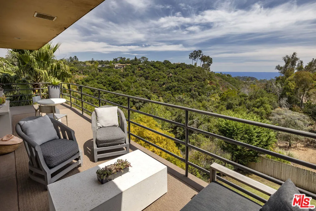 Santa Barbara, California 93103, United States, 3 Bedrooms Bedrooms, ,6 BathroomsBathrooms,Residential,Active,117908