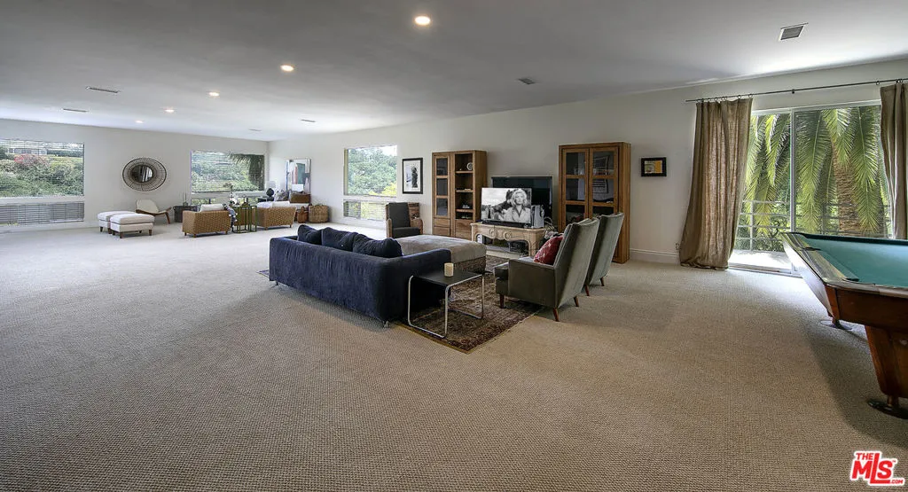 Santa Barbara, California 93103, United States, 3 Bedrooms Bedrooms, ,6 BathroomsBathrooms,Residential,Active,117908