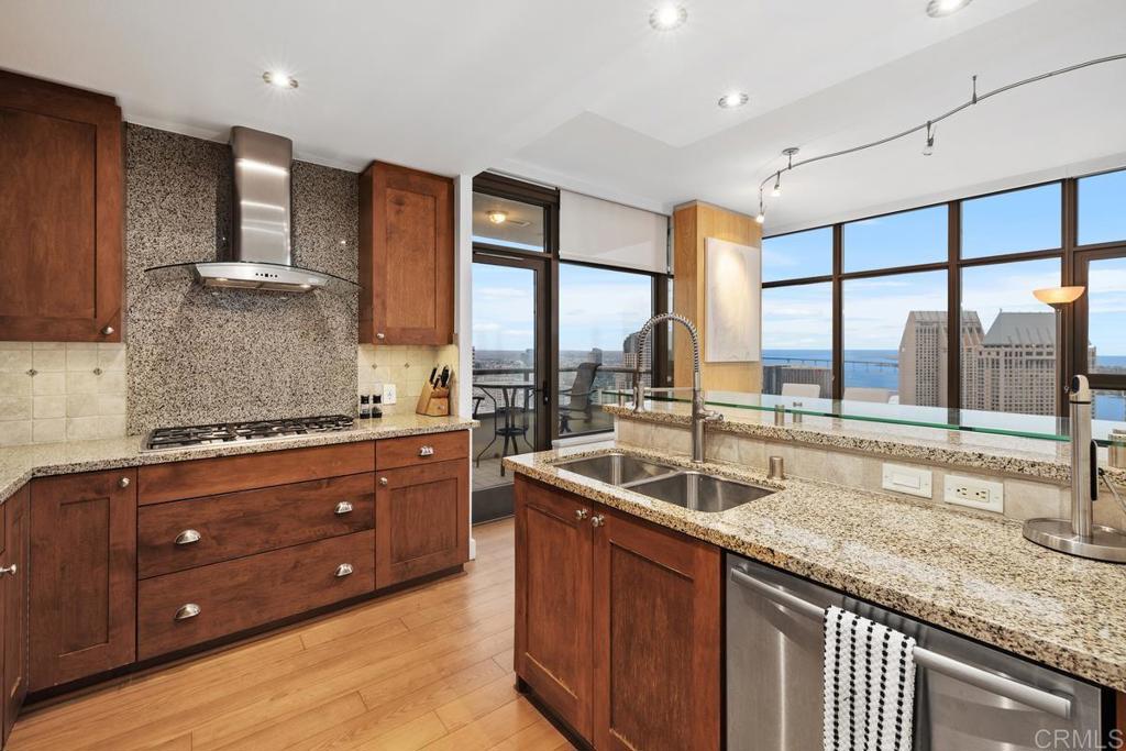 700 W E Street 3505