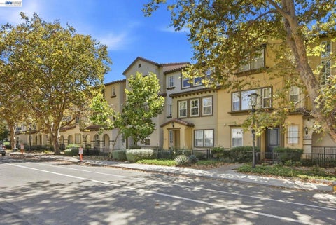 Photo of 33483 Alvarado Niles Rd RD, Union City, CA 94587 (MLS # 41148381)