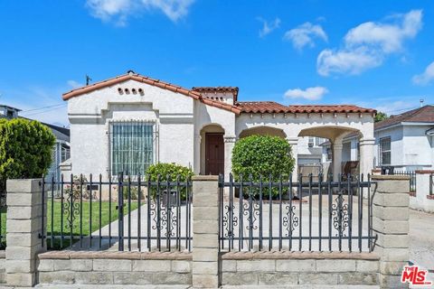 Photo of 207 W 85th Street, Los Angeles, CA 90003 (MLS # 26673249)
