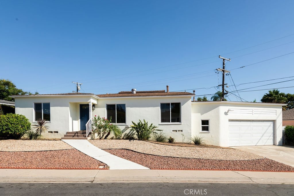 6117 Mesita Drive