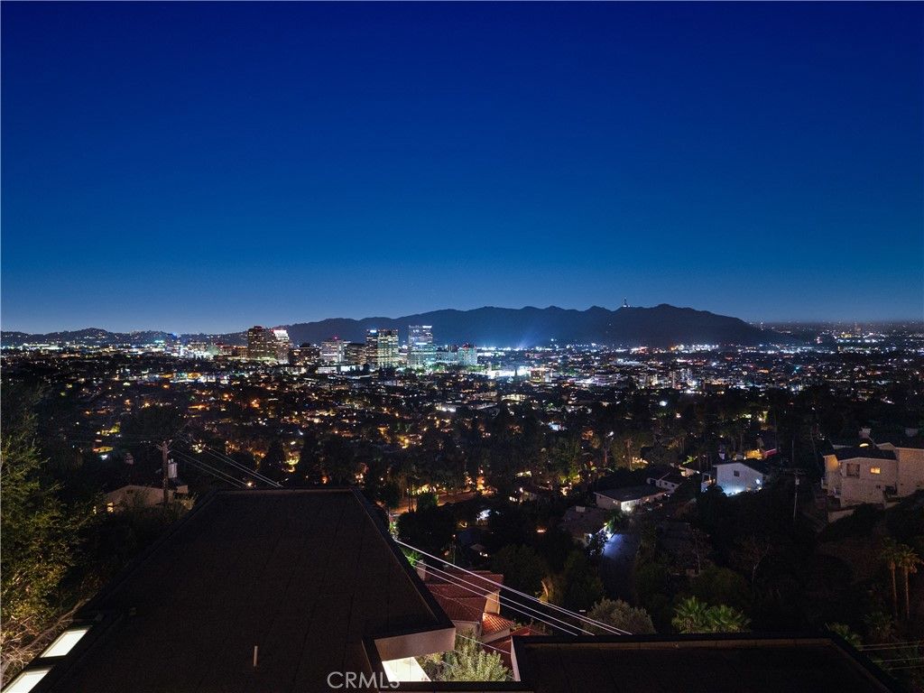 Photo of 830 Harrington Road, Glendale, CA 91207 (MLS # GD25228054)