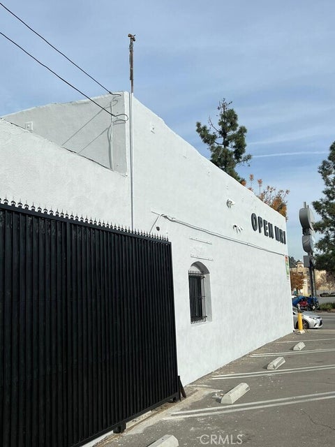 Photo of 1125 N Vermont AVE, Los Angeles, CA 90029 (MLS # GD26162525)