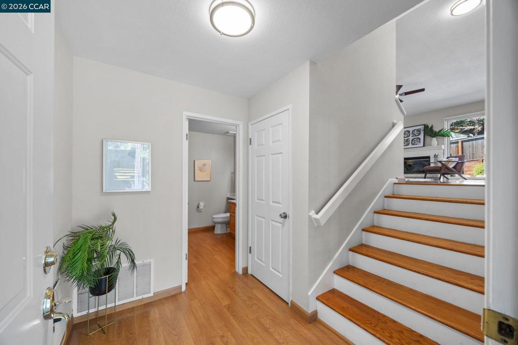 232 Hillcrest Ln