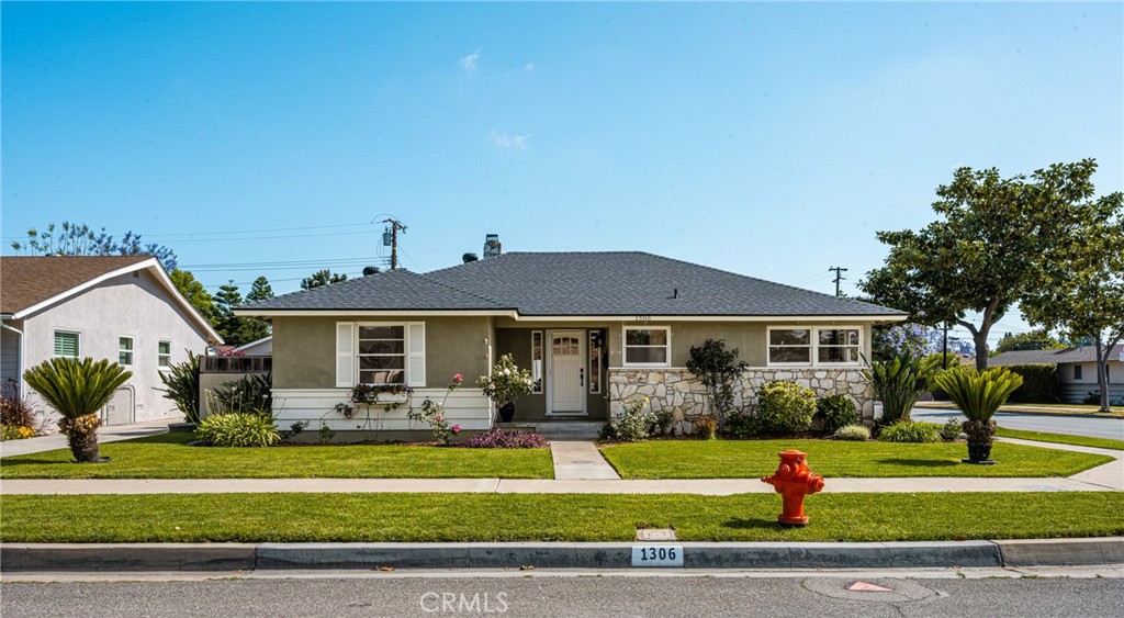 1306 E Rose Avenue