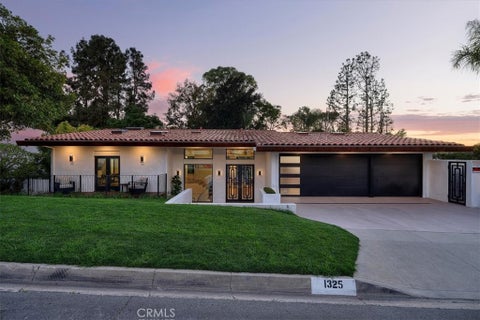 Photo of 1325 Via Gabriel, Palos Verdes Estates, CA 90274 (MLS # PV26158022)