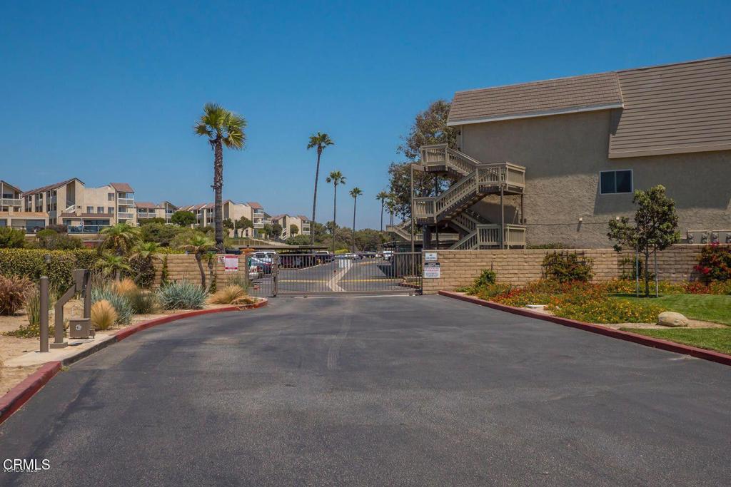 321 E Surfside Drive