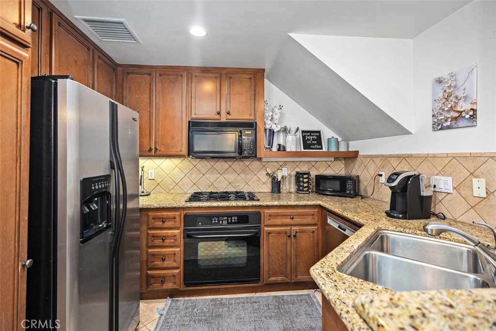 Ashton Green (ASHG) - Residential Lease