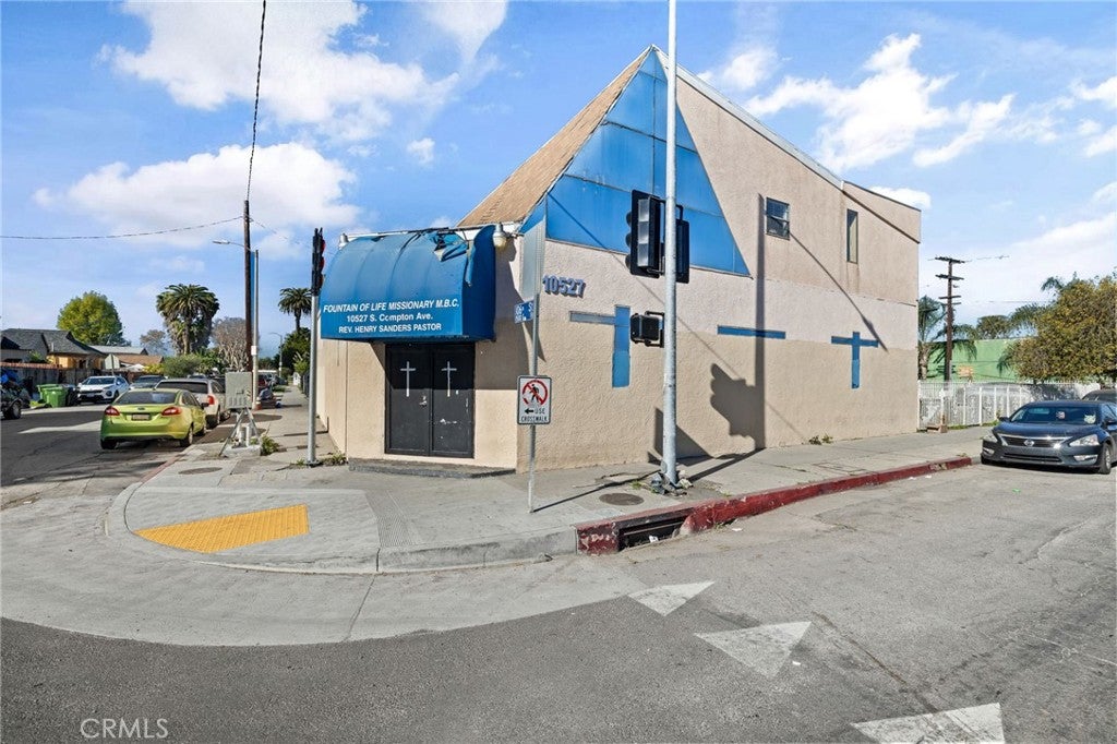 10527 Compton