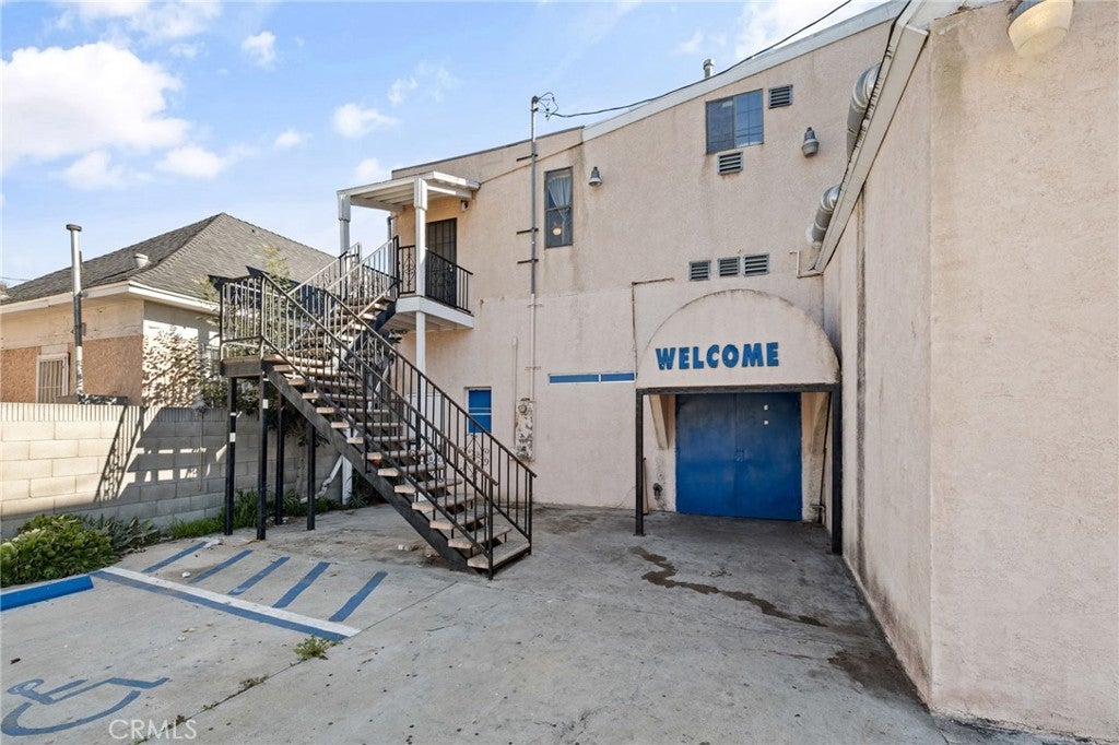 10527 Compton