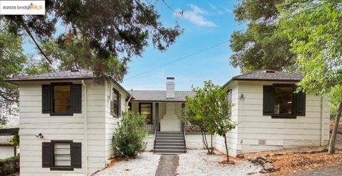 342 El Toyonal Orinda CA 94563