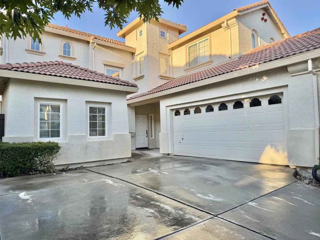 Great opportunity to live in this Natomas Park Home neighborhood, featuring a vaulted entry, formal dining room, family room, spacious kitchen with nook area and open concept living room including a fireplace and mantel. Other features include downstairs bedroom, full bathroom and extra large room. Upstairs includes the Primary bedroom with high vaulted ceiling, walk in closet, full bathroom including a jacuzzi tub and separate shower. Two other bedrooms, a loft, office area and laundry room. Backyard offers grass area, trees and pavers. Enjoy the resort style clubhouse with a lap pool, lagoon pool, spa, fitness center and a lounge. Minutes away from Natomas Elementary School, Sacramento airport and Downtown. All Appliances Convey Don't miss out on this amazing home waiting on a new Family