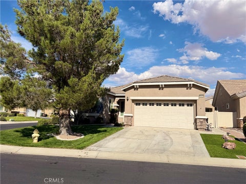 Photo of 10115 Wilmington Lane, Apple Valley, CA 92308 (MLS # HD26186238)