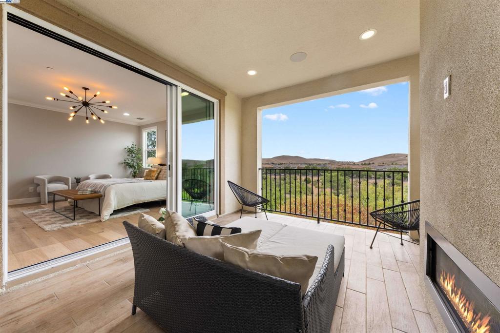 GALE RANCH - Residential