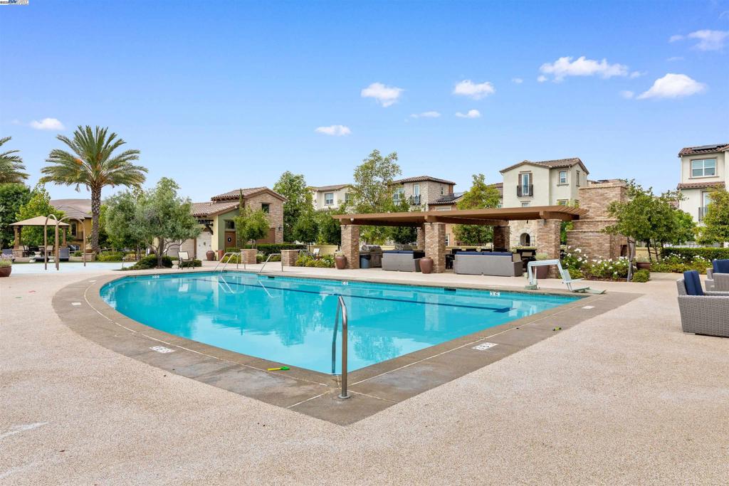 GALE RANCH - Residential