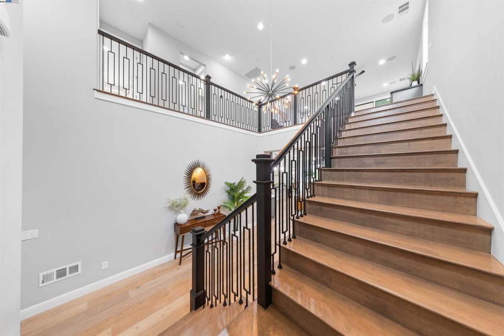 GALE RANCH - Residential