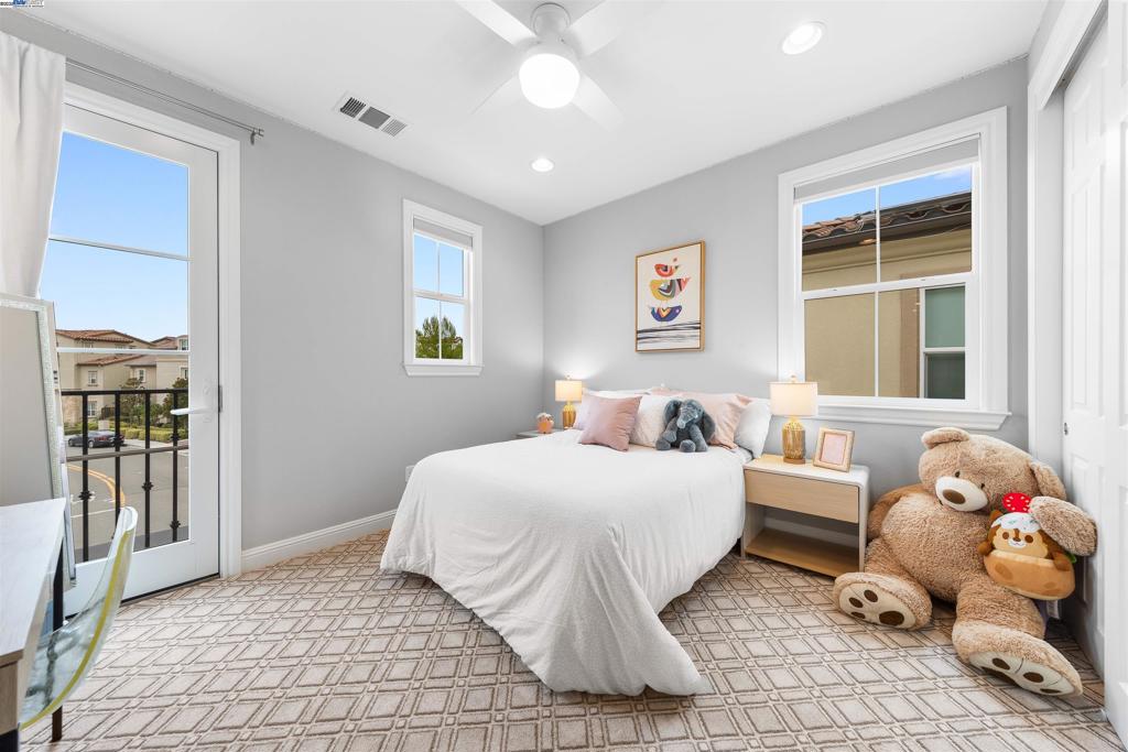 GALE RANCH - Residential