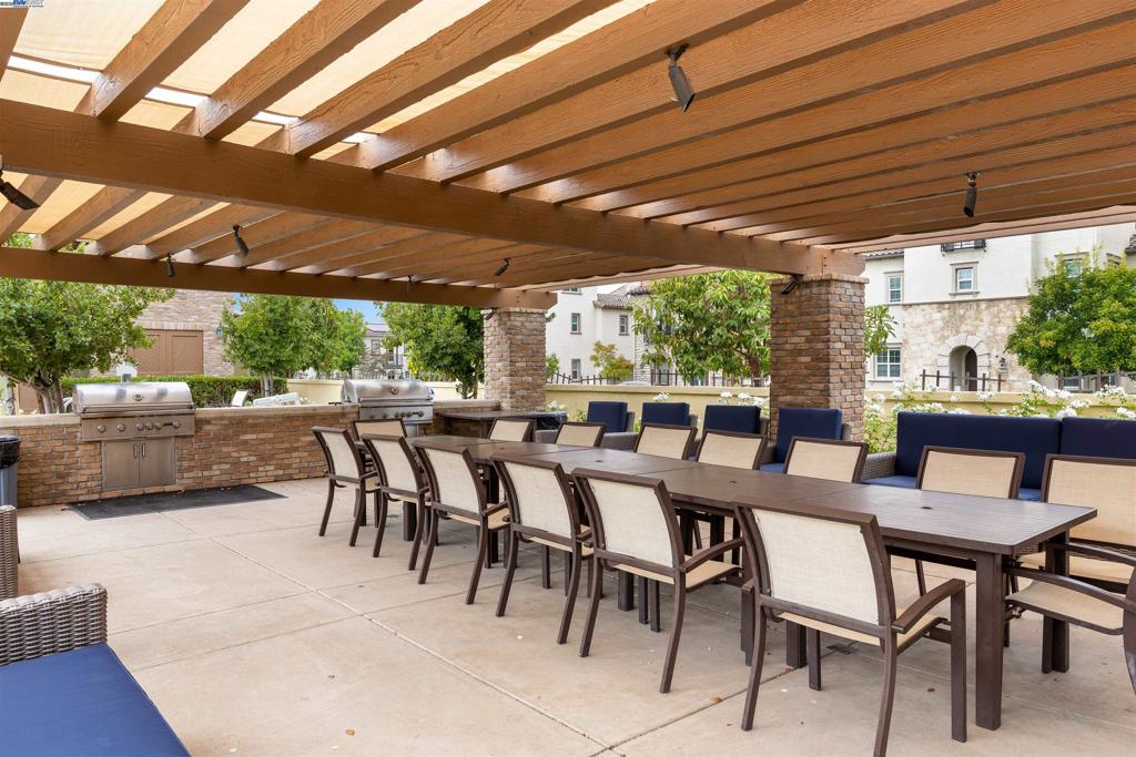GALE RANCH - Residential