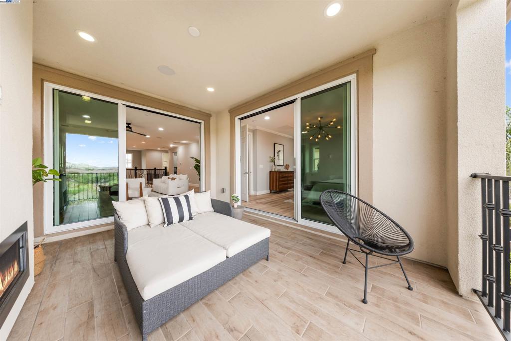 GALE RANCH - Residential