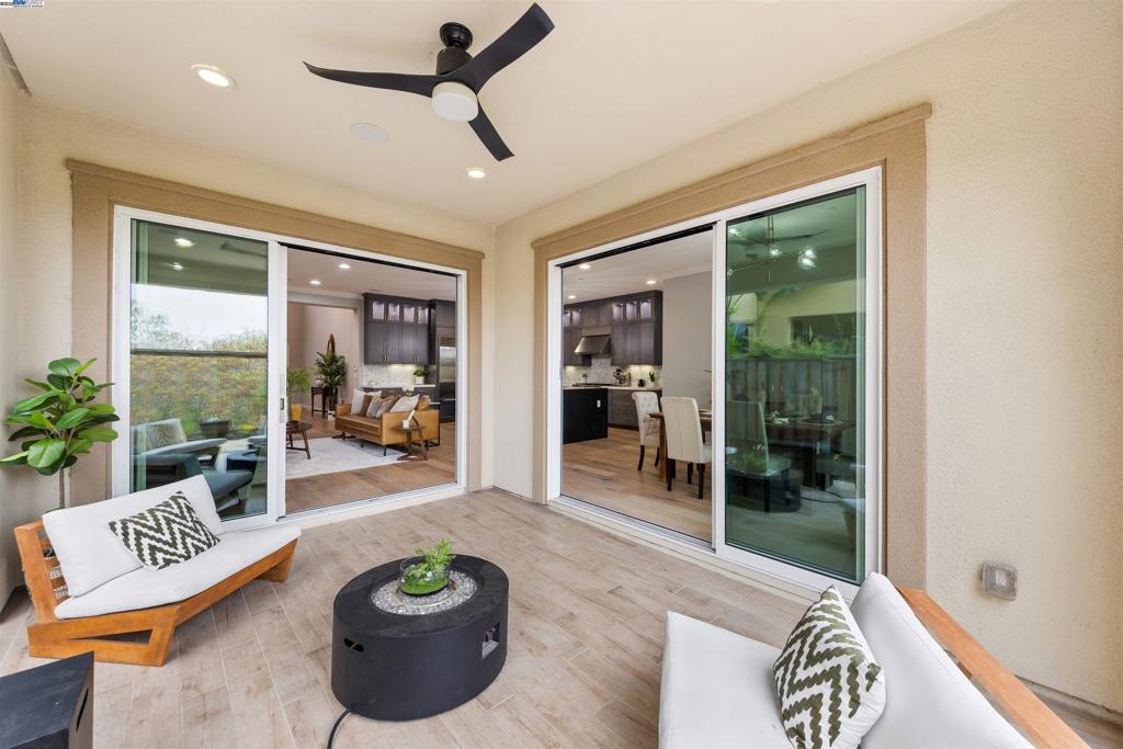 GALE RANCH - Residential