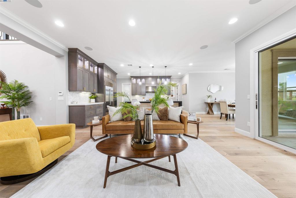 GALE RANCH - Residential