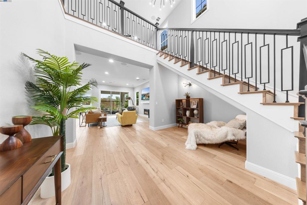 GALE RANCH - Residential