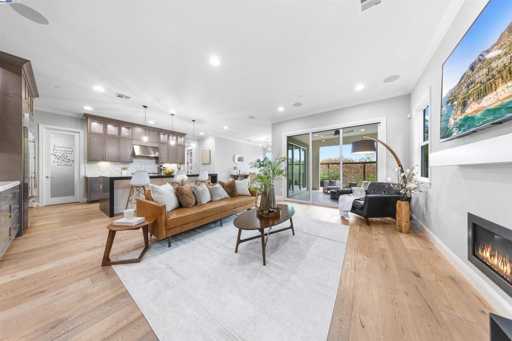 GALE RANCH - Residential