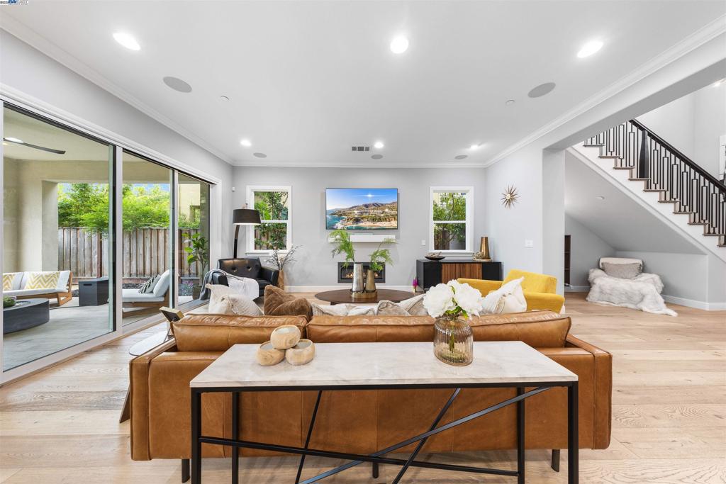 GALE RANCH - Residential