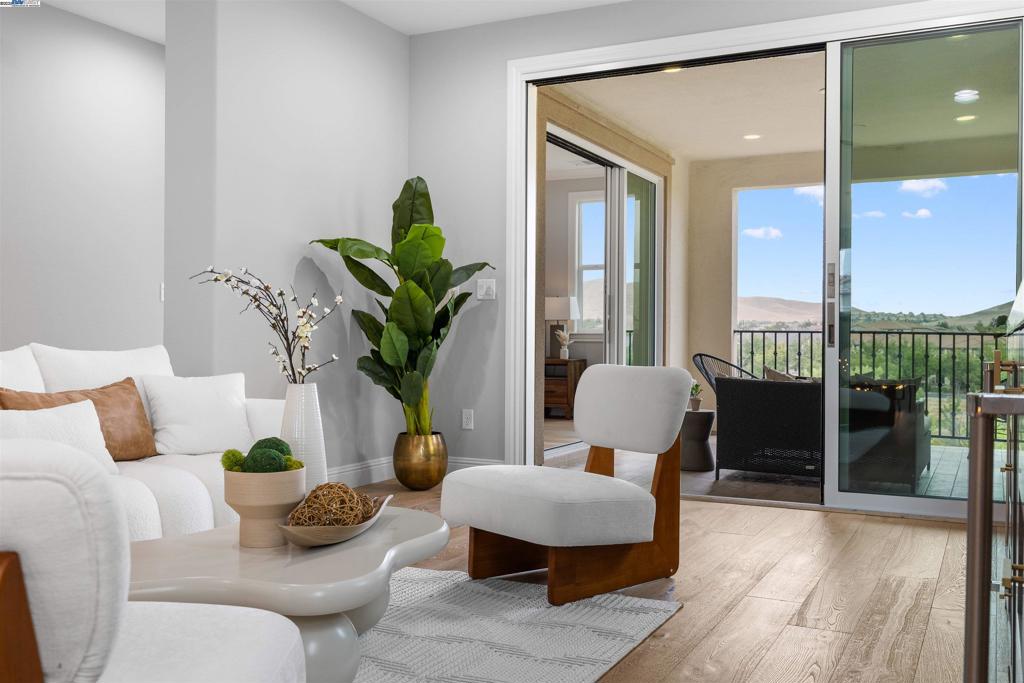 GALE RANCH - Residential