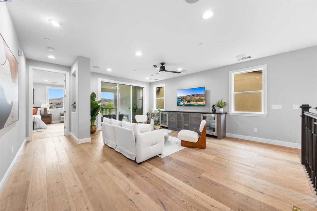 GALE RANCH - Residential