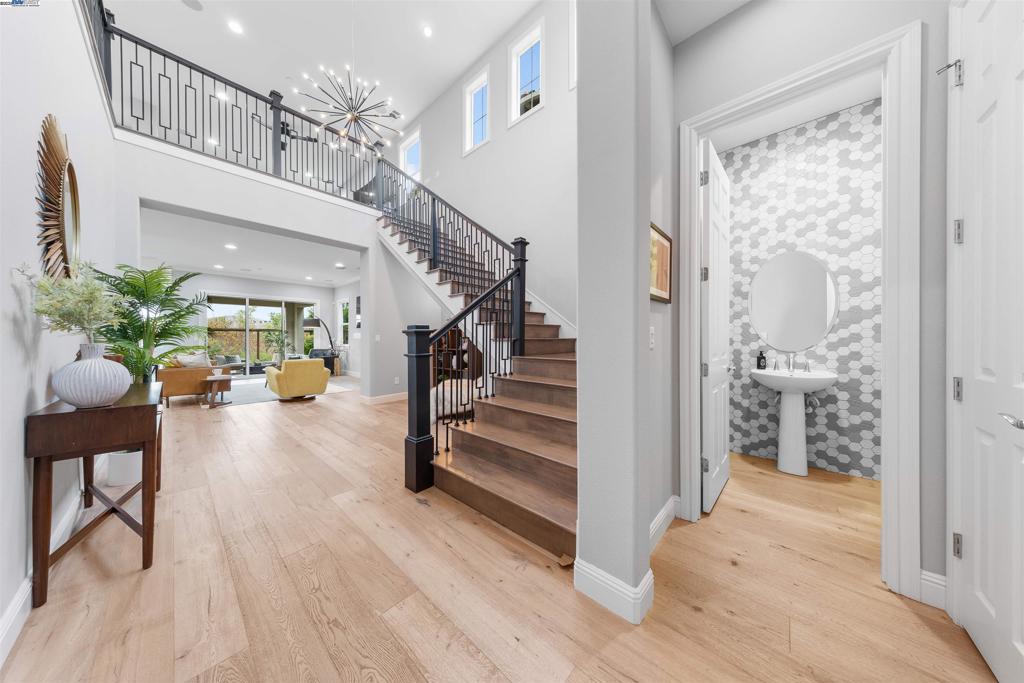 GALE RANCH - Residential