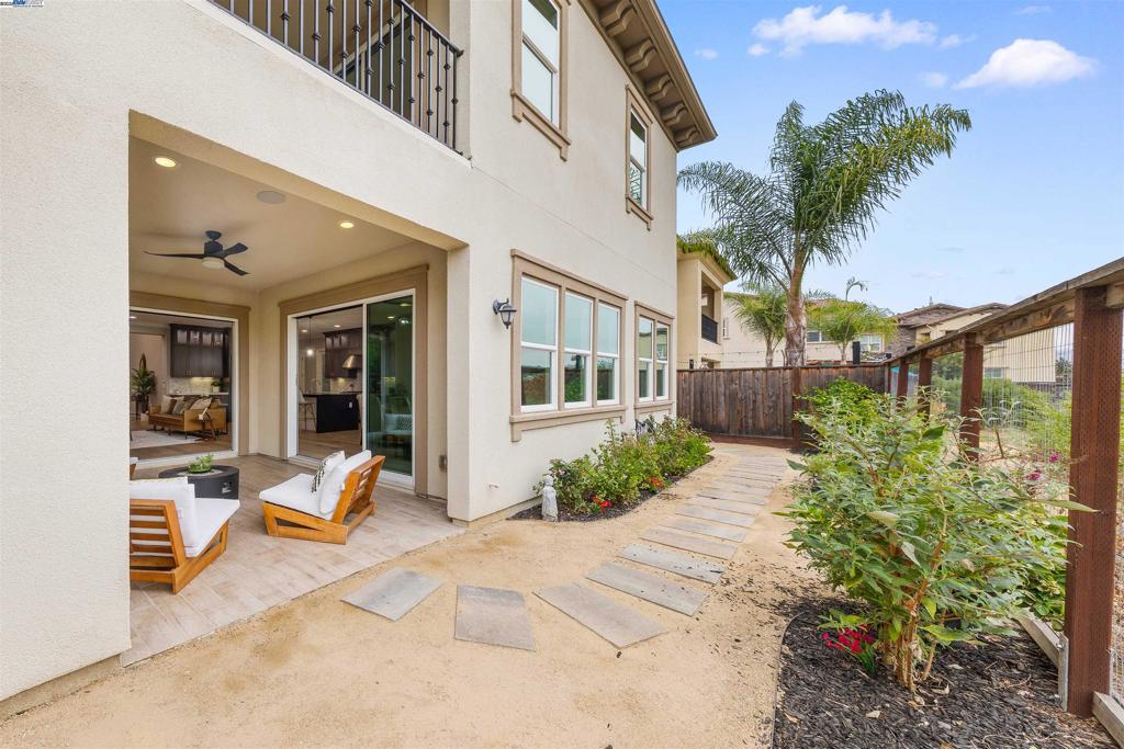 GALE RANCH - Residential
