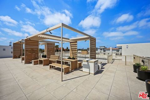 Photo of 1600 Venice Boulevard #402, Venice, CA 90291 (MLS # 26657583)