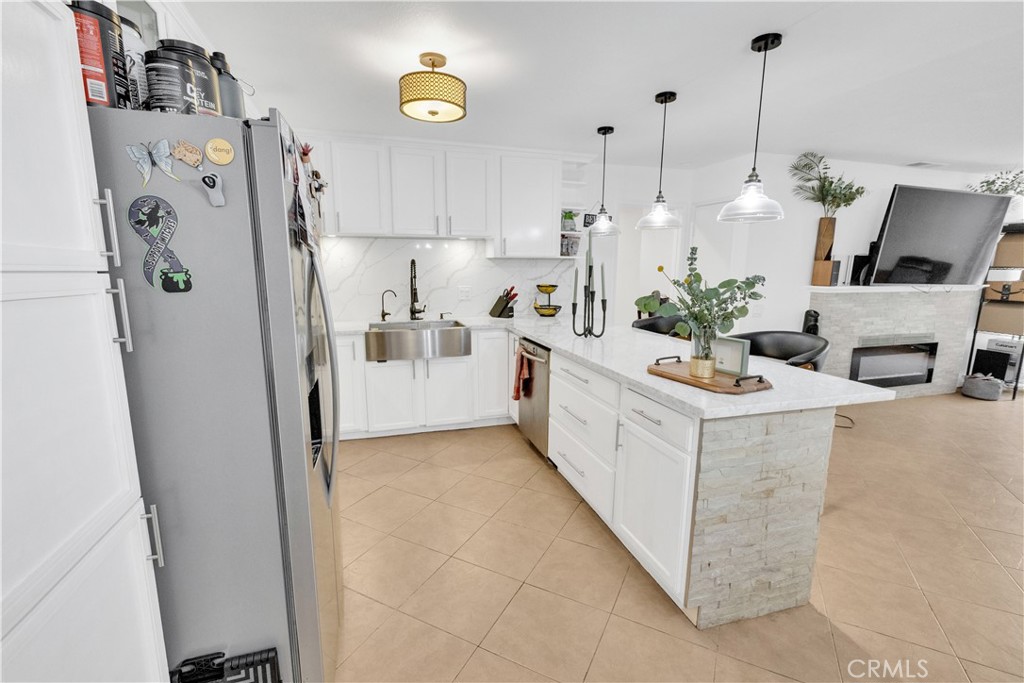 425 Autumn Drive 12