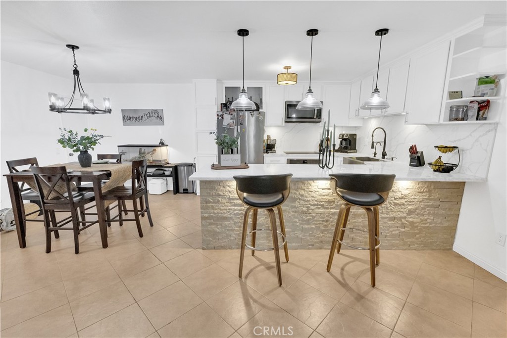 425 Autumn Drive 12