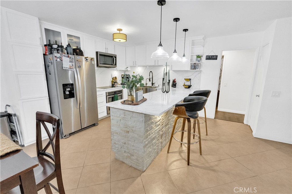 425 Autumn Drive 12